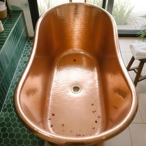 Baignoire autoportante élégante en cuivre martelé à la main, baignoire de luxe pour une décoration de salle de bain moderne et rustique et une relaxation profonde. - Product Image 3