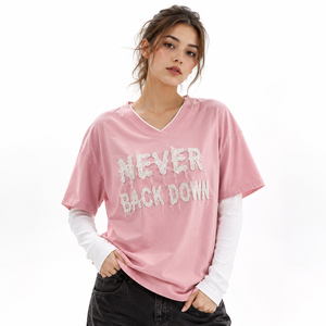 T-shirts à col en V double couche pour femmes, T-shirts en coton brodés effet vieilli à manches longues et double manches, coupe oversize - Product Image 1