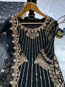 Conjunto de Kurta Larga Negra Bordada con Dupatta para Mujer, Ropa Tradicional Étnica India/Pakistaní para Bodas, Seda, Corte Holgado - Product Image 4