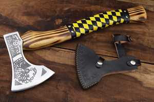 Hacha Vikinga TOMAHAWK de Acero con Alto Contenido de Carbono, Hecha a Mano, Diseño Personalizado, Hacha de Batalla Vikinga con Mango de Madera de Fresno, 100% de Alta Calidad - Product Image 5