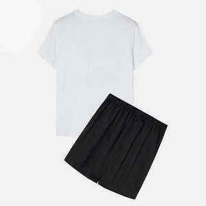 Ensemble T-shirt et short personnalisés, fabricant OEM ODM, qualité supérieure, coupe confortable, marque privée, approvisionnement en gros dans le monde entier - Product Image 2