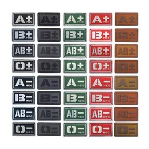 Patch en silicone souple durable personnalisé avec logo sérigraphié pour sacs, sacs à dos et accessoires |   Fabricant OEM - Product Image 5