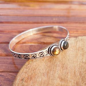 Elegantes Brazaletes de Labradorita Natural con Baño de Plata, Estilo Étnico Unisex, para Meditación, Reiki y Sanación, Disponibles de Fábrica - Product Image 4