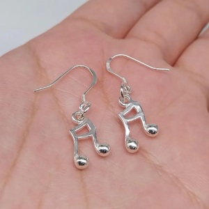Boucles d'oreilles créoles pendantes en argent sterling 925 motif note de musique, style hip-hop, pour femme, bijoux raffinés - Product Image 6