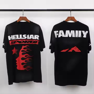 เสื้อยืดคอกลมแขนสั้นสีดำสำหรับผู้ชาย พิมพ์ลายด้านหน้า สไตล์สตรีท ผ้าเจอร์ซีย์ถัก ทรงปกติ ผ้าโพลีเอสเตอร์ 100% - Product Image 1