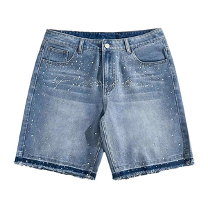 Pantalones cortos de mezclilla para hombre, con lavado desgastado personalizado, bordes sin rematar, estilo baggy, con pedrería, streetwear, con logo personalizado - Product Image 1