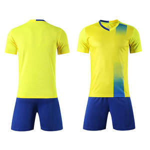 Nouvel ensemble d'uniformes de football à manches courtes, séchage rapide, disponible en plusieurs couleurs et designs - Product Image 1