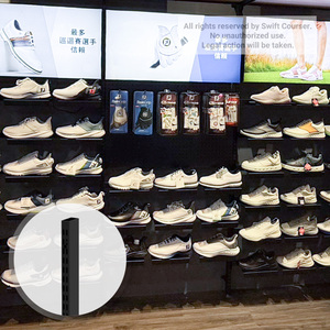 ชั้นวางรองเท้ากอล์ฟติดผนังโลหะดีไซน์ใหม่สำหรับร้านค้าปลีก - Product Image 1