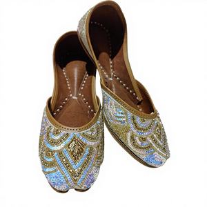 Chaussures fantaisie brodées artisanales en cuir véritable imperméable pour femmes, fabriquées en Inde par BS International, style 2025, toutes tailles - Product Image 5