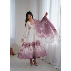 Hermoso traje Anarkali y parte inferior con Dupatta tamaño XS para ropa de fiesta - Product Image 4