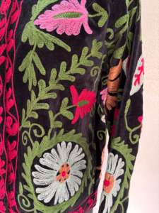 Chaqueta Suzani Bordada a Mano, Chaqueta de Terciopelo Estilo Bohemio Étnico para Mujer, Abrigo de Invierno, Estilo Floral de Lujo, Cárdigan Vintage para Fiesta - Product Image 2