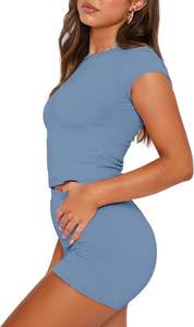 Conjunto de Dos Piezas de Poliéster Transpirable para Mujer, Estilo Casual de Verano, Color Sólido, Top y Pantalones Cortos Cómodos y Suaves, Corte Ajustado - Product Image 3