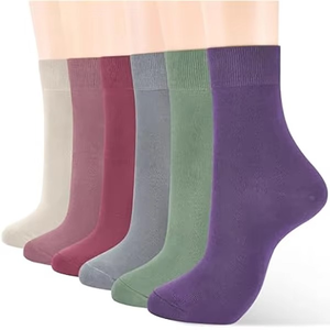 Chaussettes en tricot légères, matière douce au toucher, ajustement confortable et élastique, accessoire vestimentaire pour usage quotidien, produit essentiel pour les pieds - Product Image 3