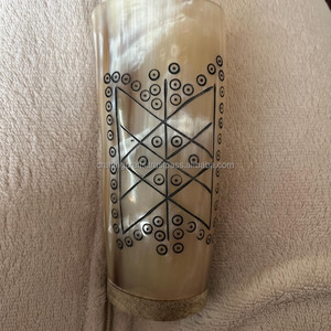 Verres à shot authentiques en corne de vache nordique, polis, avec motif Arbre de Vie Viking, pour la revente aux États-Unis, style animalier - Product Image 2