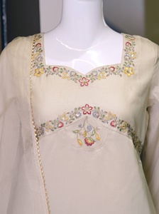 Nuevo diseño moderno de Salwar Kameez para bodas, fiestas y festivales, de un proveedor y exportador indio. - Product Image 6