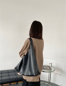 New Style Wholesale OEM Leather Hobo <b>Bag</b> with Zipper Closure Waterproof Chain Strap-Comfortable Soft Fabric for Daily Use - Product Image 2