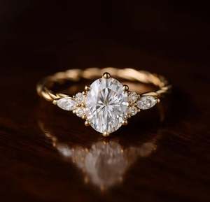 Anillo de Compromiso de Moissanita con Corte Ovalado, Lujoso y Vintage, Chapado en Oro de 14K, con Engaste de Garras, Anillo de Boda, Nupcial o de Aniversario - Product Image 6