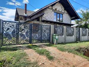 Puerta Batiente de Hierro Forjado de Lujo, Diseño Moderno, Acabado con Recubrimiento en Polvo, Garantía de 3 Años, para Seguridad en Exteriores de Casas y Jardines - Product Image 4