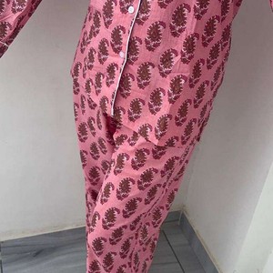 Ensemble de pyjama à imprimé floral pour femmes, manches longues, 100% coton, vêtements de nuit doux, longueur complète, col rabattu, tenue décontractée pour le printemps - Product Image 2