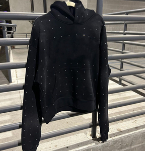 Sudadera con Capucha Oversize Personalizada con Estampado de Pedrería, Estilo Urbano, de Alta Calidad, Negra para Hombre, 100% Algodón, Forro Polar Transpirable - Product Image 3