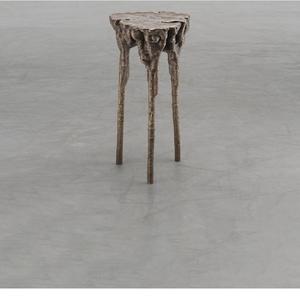 Tabouret en aluminium coulé brut de haute qualité, mobilier de qualité supérieure, tabouret en métal, assise finition dorée, ottoman en laiton - Product Image 3