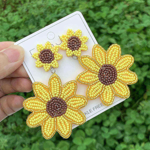 Pendientes Largos Hechos a Mano con Cuentas de Semillas, Diseño Tribal Azul, Amarillo y Blanco, Joyería de Moda, Accesorios - Product Image 6