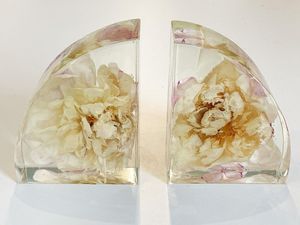 Decorative Resin <b>Bookends</b> With Premium Quality Finish For Modern Office Home Library And Hotel Interiors - Product Image 1