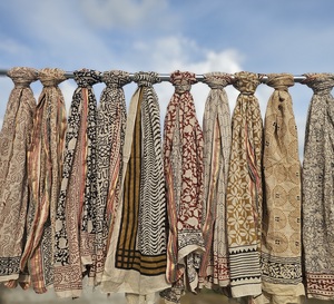 Wholesale Hand Block Print <b>Sarong</b> With Zari Floral Print <b>Sarong</b> Pareo For Women Handmade <b>Sarong</b> Beach Wrap 100% Cotton <b>Sarong</b> - Product Image 2