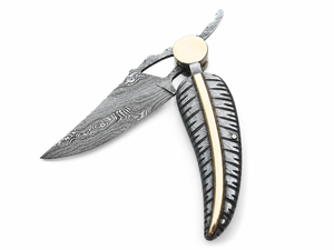 Cuchillo de bolsillo de acero de Damasco con hoja plegable tipo ala de pájaro, punta recta, mango con perilla para el pulgar - Product Image 1
