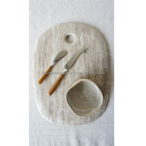 Planche à découper en marbre moderne avec un design épuré, idéale pour les cuisines minimalistes et les intérieurs contemporains - Product Image 1