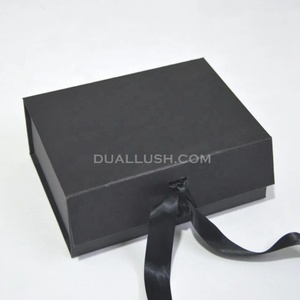 Caja de Regalo Magnética Plegable Negra de Lujo, Caja de Embalaje Rígida Plegable Grande con Logotipo en Lámina Dorada, Tamaño Personalizado en Paquete Plano - Product Image 4