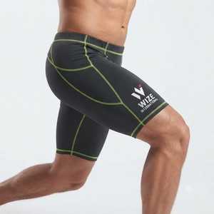 Shorts de compression noirs pour hommes, nouvelle collection, logo personnalisé, faible MOQ, shorts de compression ajustés pour la course et la gym - Product Image 2