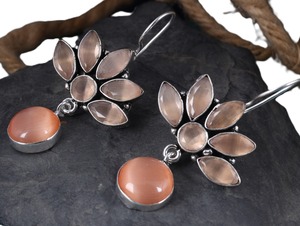 Pendientes de Aro Étnicos Boho para Mujer |   Joyería llamativa de latón con circonitas y diseño floral tribal, con baño de plata - Product Image 3