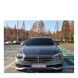 Mercedes-Benz Clase E E300e 4MATIC Exclusive 2023, 49,695 km, Caja de Cambios Automática, Volante a la Izquierda, Cámara Trasera - Product Image 2