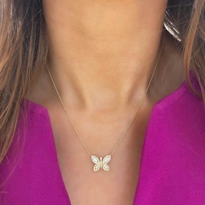 สร้อยคอจี้รูปผีเสื้อ ทองคำแท้ 14k ประดับเพชรทรงกลมและทรงบาแกตต์ เพชรเลี้ยงในห้องปฏิบัติการ ดีไซน์ซ้อนกันได้ หรูหราสำหรับทุกวัน ตัวล็อกแบบก้ามกุ้ง ขายส่ง - Product Image 2
