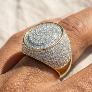 Anillo de Moissanita Redondo de Lujo con Diseño de Pavé Completo, Acabado en Oro Amarillo, Joyería Hip Hop, Regalo - Product Image 2