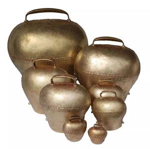 Campana de vaca colgante de hierro fundido de imitación antigua moderna de primera calidad, plateada, tradicional, hecha a mano, religiosa, para ganado. - Product Image 1