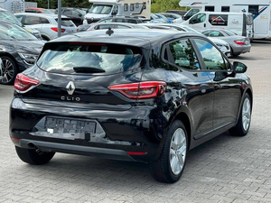 VOITURE D'OCCASION 2022 RENAULT CLIO AWD 38 800 KM NOIR MÉTALLIQUE 100 CV 5 PLACES 4 CYLINDRES TRANSMISSION AUTOMATIQUE - Product Image 3