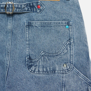 Shorts pour hommes en denim délavé brillant, coupe ample, avec fermeture boutonnée, orné de strass de haute qualité, style décontracté et éco-responsable, inspiré de la mode urbaine. - Product Image 5