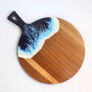 Planche à découper en bois d'acacia de qualité supérieure avec résine océanique, motif vague bleue, plateau rectangulaire en époxy pour charcuterie et fromages, vente en gros - Product Image 5