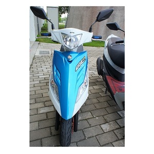 Scooter de rue d'occasion de marque japonaise RSZ (100cc) - Testé par un technicien, bon état de suspension, pare-brise offert, prix export - Product Image 3