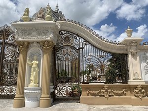 KHP European Style Double Leaf Metal <b>Swing</b> Gate Powder Coated Durable Exterior Villa Use Easy Installation - Product Image 5