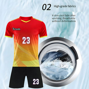 Nouvelle Arrivée 2026 : Maillot de Foot Homme Manches Courtes Personnalisable avec Nom et Logo de Votre Équipe – Tenue de Football Durable - Product Image 4