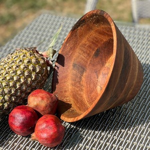 Grand saladier en bois naturel, fait main, en bois massif, pour mélanger, servir et décorer la table dans un style rustique et champêtre - Product Image 2