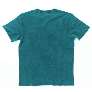 เสื้อยืดผู้ชายทรงสบายแบบย้อมสีเอซิดพร้อมโลโก้พิมพ์ลายสกรีน - Product Image 3