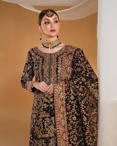 Ensemble Anarkali long noir gaufré en faux georgette pour femme avec dupatta, idéal pour les mariages et les fêtes – Infroissable, style indien soleil - Product Image 2