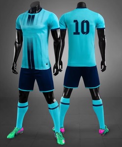 Ensemble de maillots de football personnalisés pour hommes, blanc et orange rayé, manches courtes, polyester respirant, coupe athlétique, toutes saisons - Product Image 3