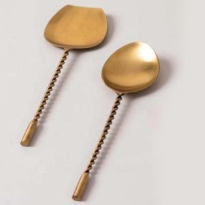 Couverts élégants et peu coûteux en acier inoxydable, service à salade plaqué or avec poignées en bois faites à la main, ensembles de service - Product Image 5