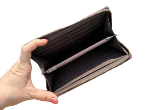 Pochette à main en cuir véritable façonnée à la main, style bohème, motif rayé, fermeture éclair sécurisée, unisexe, fabriqué en Inde - Product Image 2