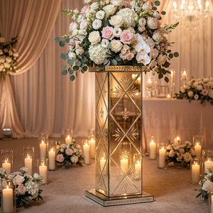 Miroir mural décoratif baroque vénitien élégant |   Miroir d'appoint en verre de style antique haut de gamme pour salon et décoration royale - Product Image 3